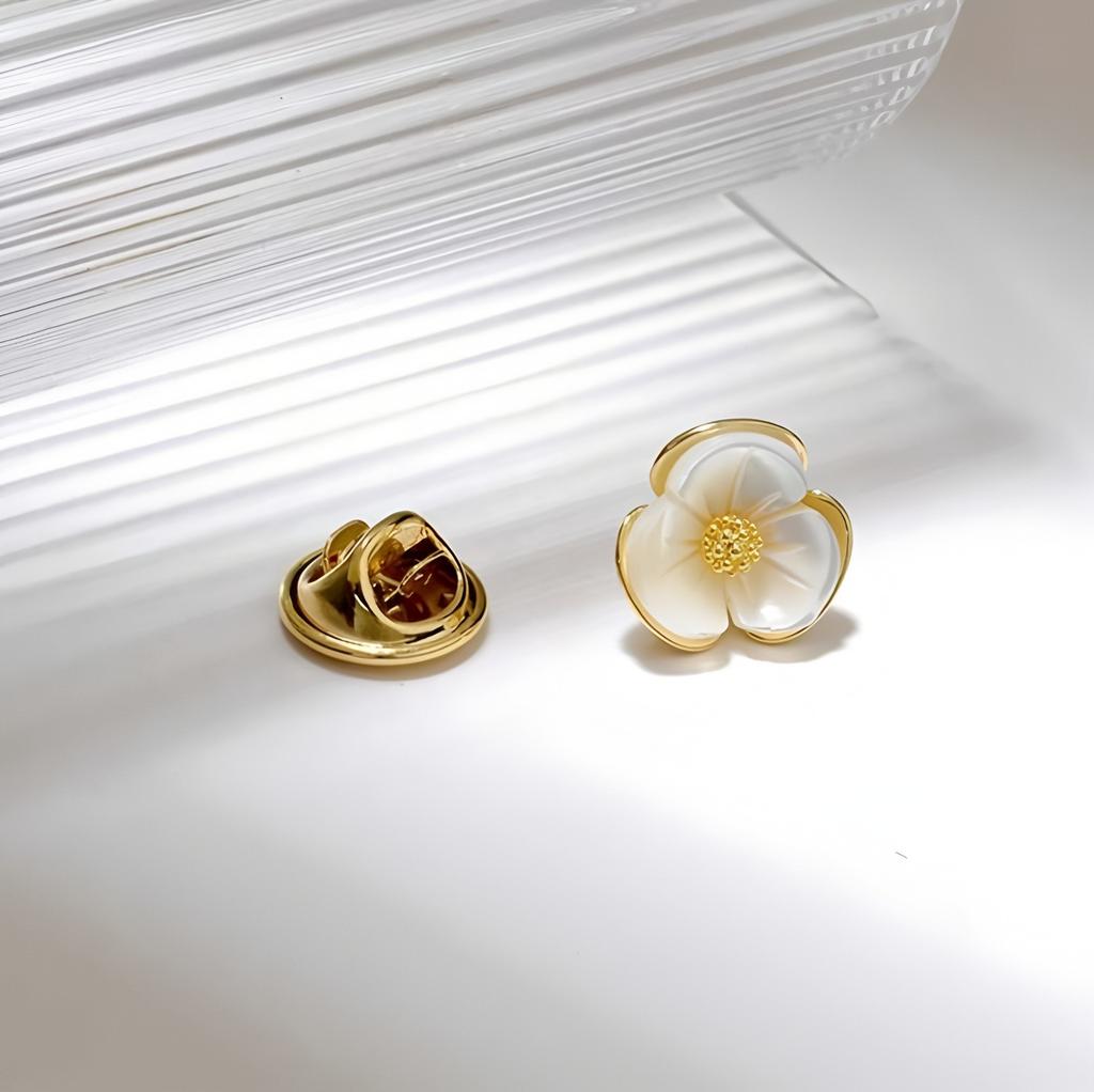 Small Flower Brooch, Exquisite Shirt Collar Anti-glare Buckle, Fixed Clothes Pin