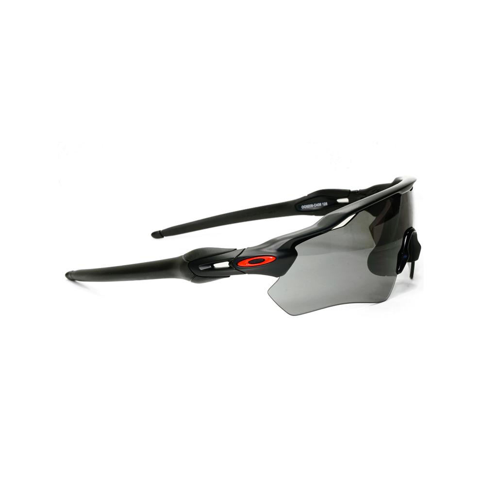 Oakley Solid Color Temples Sunglasses Unisex Couple Model Black