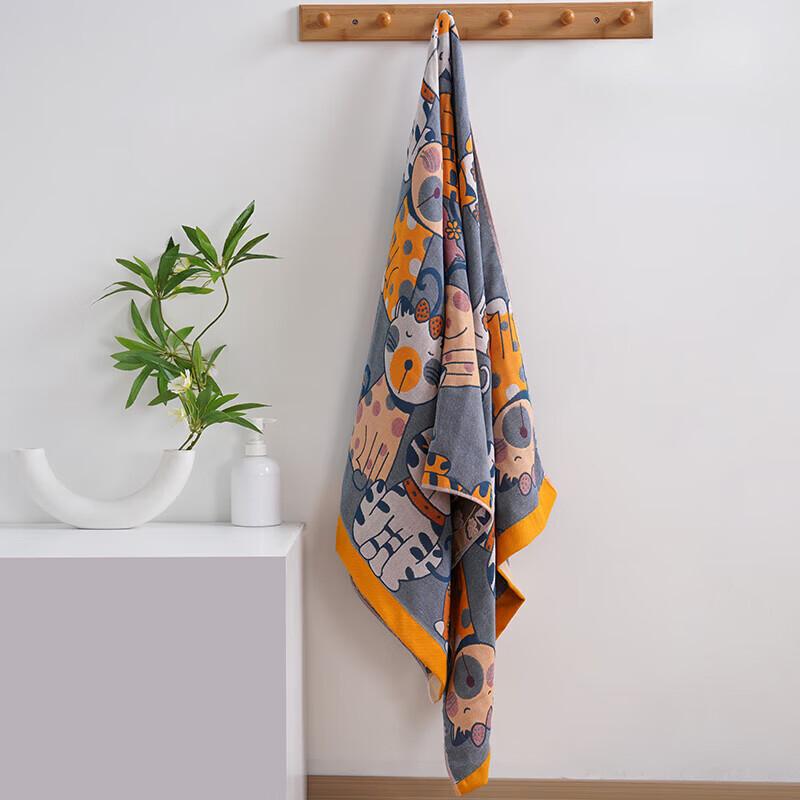 Muji British Style Bamboo Coral Fleece Bath Towel