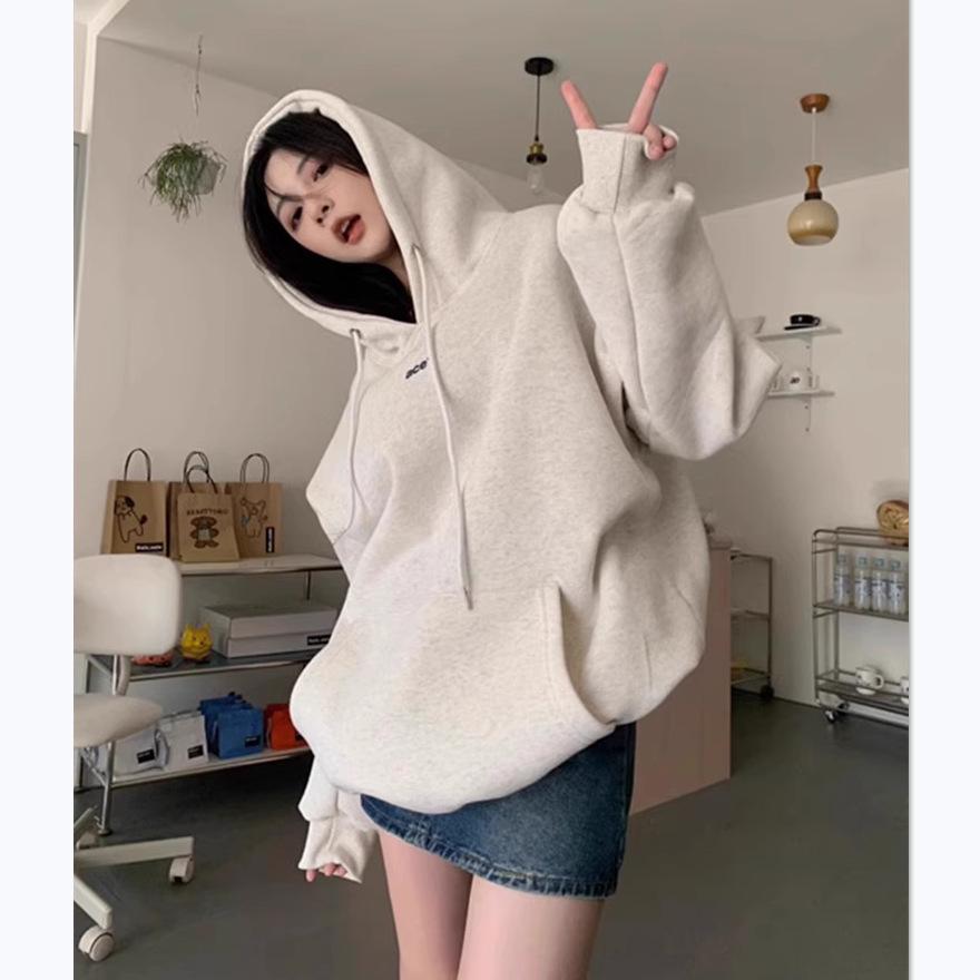 Damen Oversized Weiß-Grauer Fleecegefütterter Baumwoll-Hoodie: Retroamerikanischer Stil für Herbst-Winter