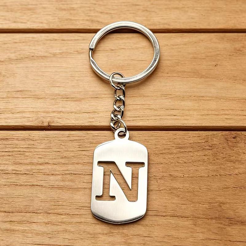 Pendentif Porte-clés 26 Lettres en Acier Inoxydable Creux - Polyvalent pour Sac à Dos, Voiture, Plaque Militaire