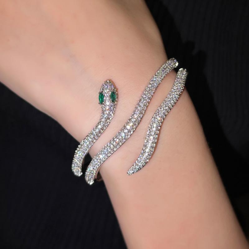 Zirkon dreilagiges Serpentinen-Öffnungsarmband Neues chinesisches Designarmband Mode leichter Luxus personalisierter Schmuck Frauen