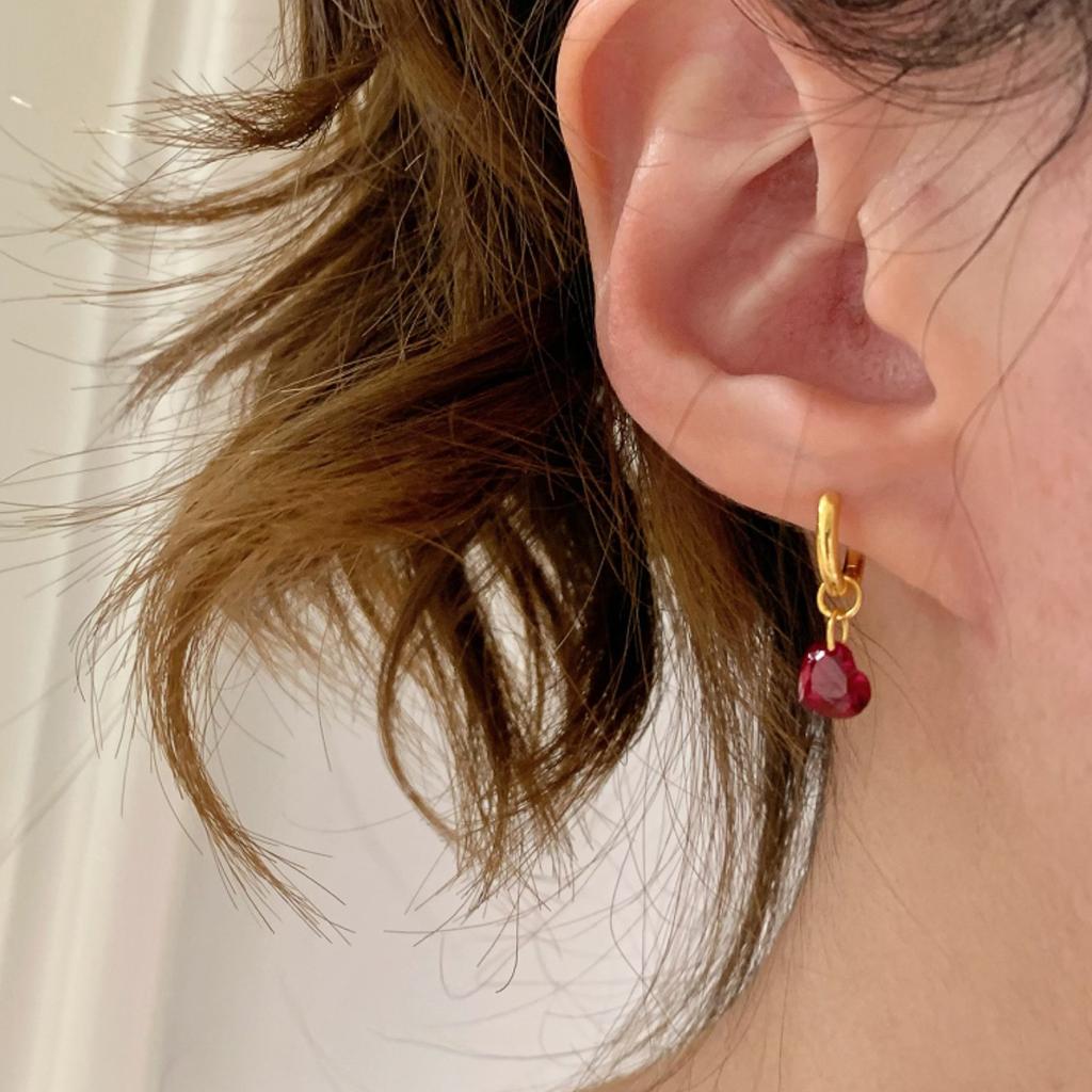 New In Trend Glossy Heart-shaped Ruby Earring Buckle Light Luxury Simple and Fashion Earrings for Women Banquet Jewelry Gift