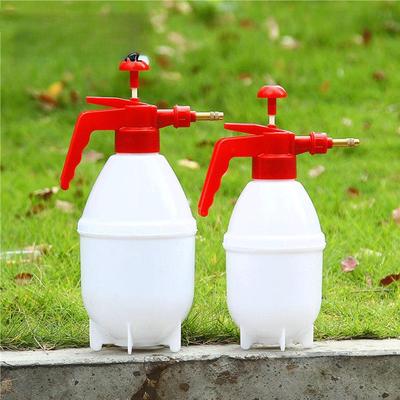 1.5L Handheld Pressure Sprayer for Gardens and Cars