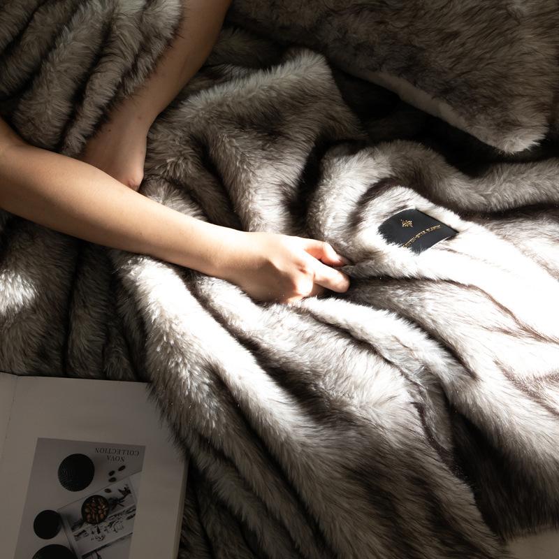Luxury Faux Fox Fur Blanket: Thick, Warm Raschel Cover for Autumn/Winter, Perfect for Sofa or Air Conditioning Use.