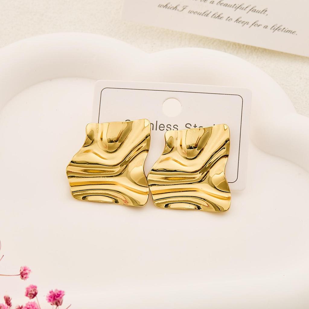 Hot-Selling Retro Metal Earrings: Stainless Steel Fashionable Stud Jewelry