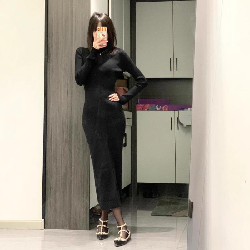High-necked knitted dress for women's autumn and winter new slim-fitting and thin bottom with hip-wrapped long skirt