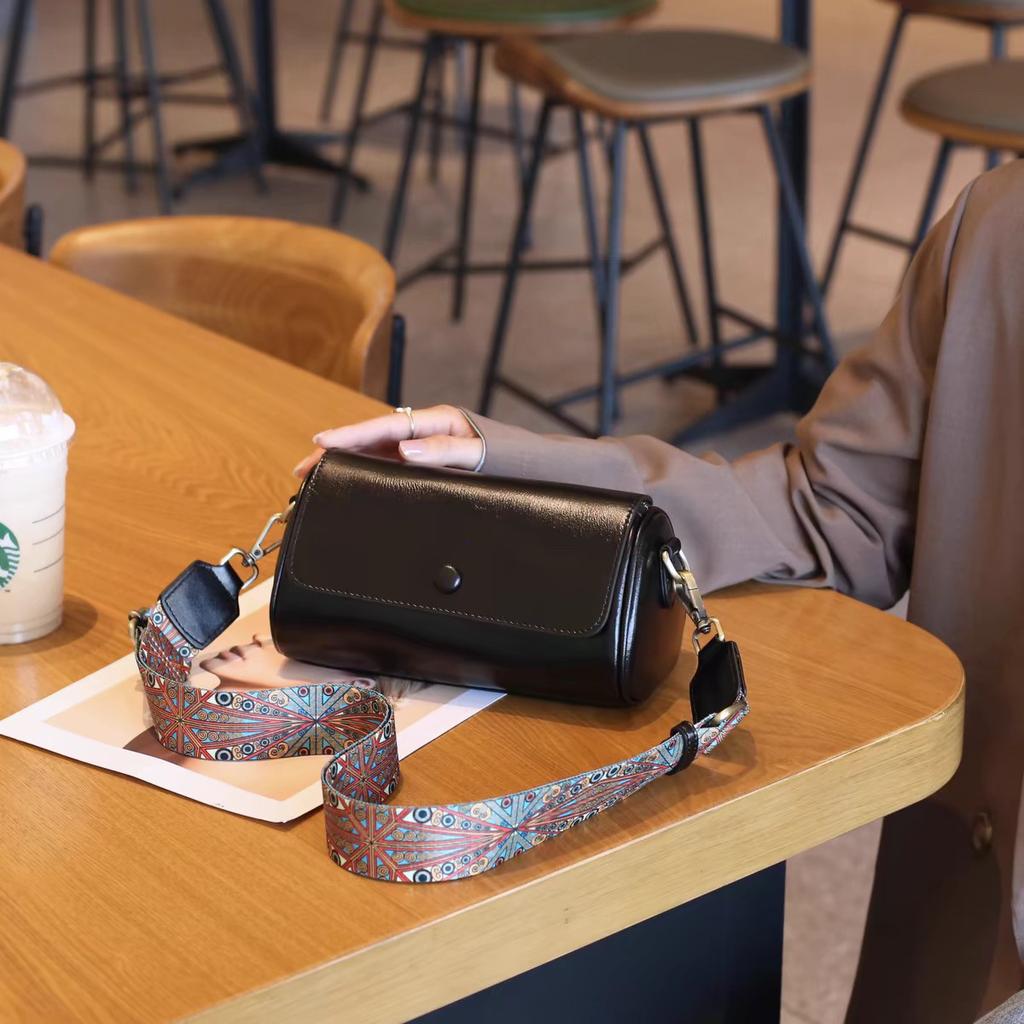 2026 New Round Bag, Underarm Bag, Genuine Leather Women's Bag, Fashionable and Versatile, Niche DesignHigh-Quality Crossbody Bag