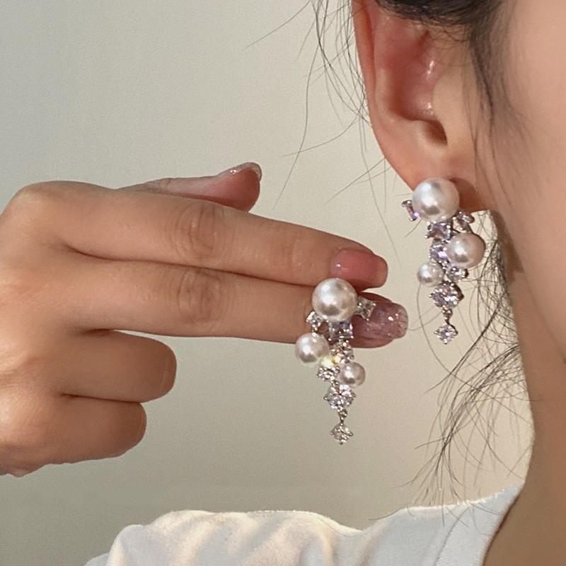 

Роскошные блестящие серьги-гвоздики из искусственного жемчуга со стразами винтажный серебряный цвет свадебные украшения белые серьги из циркона для женщин