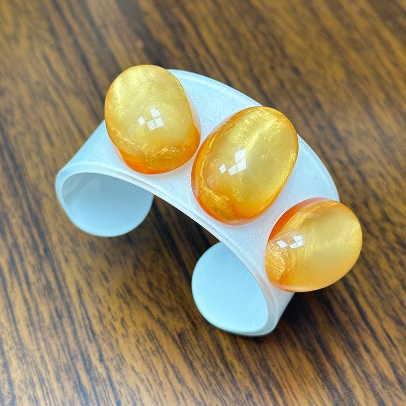 Minimalistisches Leichtluxus Acrylstein Armreif Armband