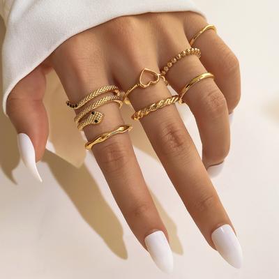 Skulpturierter Luxus-Liebesring, 7-teiliges Set, künstlich geschnitzter Ring, Schlangen-Frauenring, Geschenk, glänzender Sexy Lady-Party-Ring, passender vielseitiger Paar-Ring