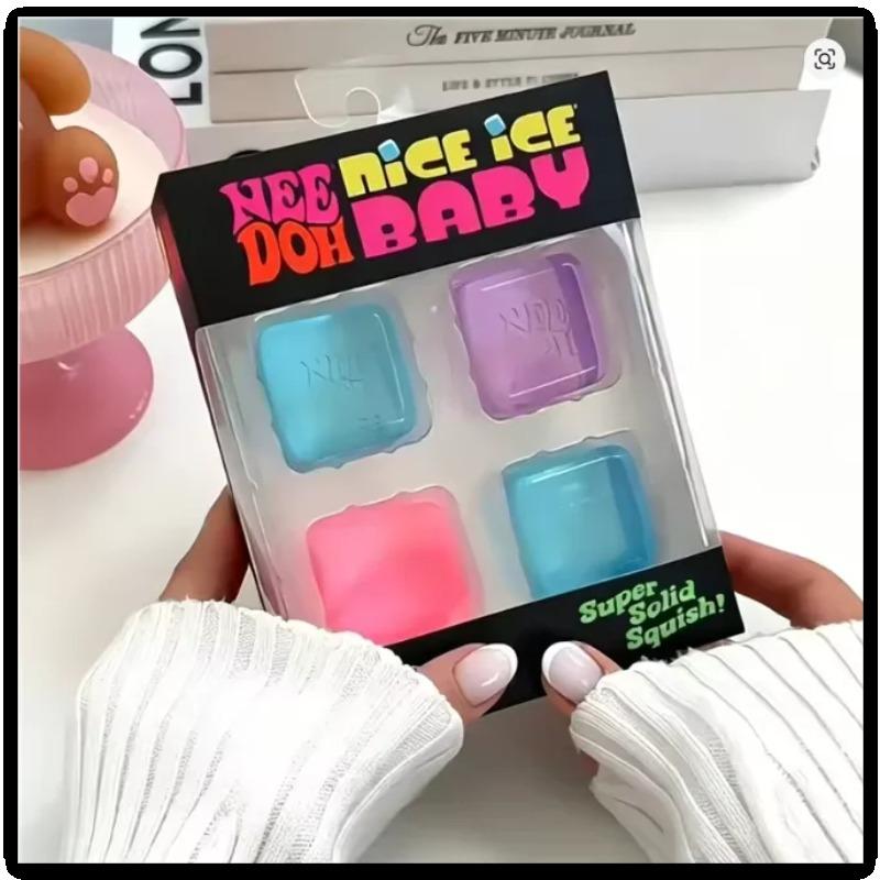 Needoh Teenie Nice Eiswürfel Fidget Spielzeug Mini 4er Pack Set Langsamer Rückprall Squishy Spielzeug Stressabbau Fidget für Partygeschenke Geschenke