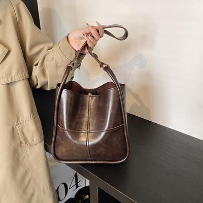 Large Capacity Bag, New Trendy Women's Bag, Retro Texture Messenger Bag, Fashionable and Casual Single Shoulder Underarm Bucket Bag.