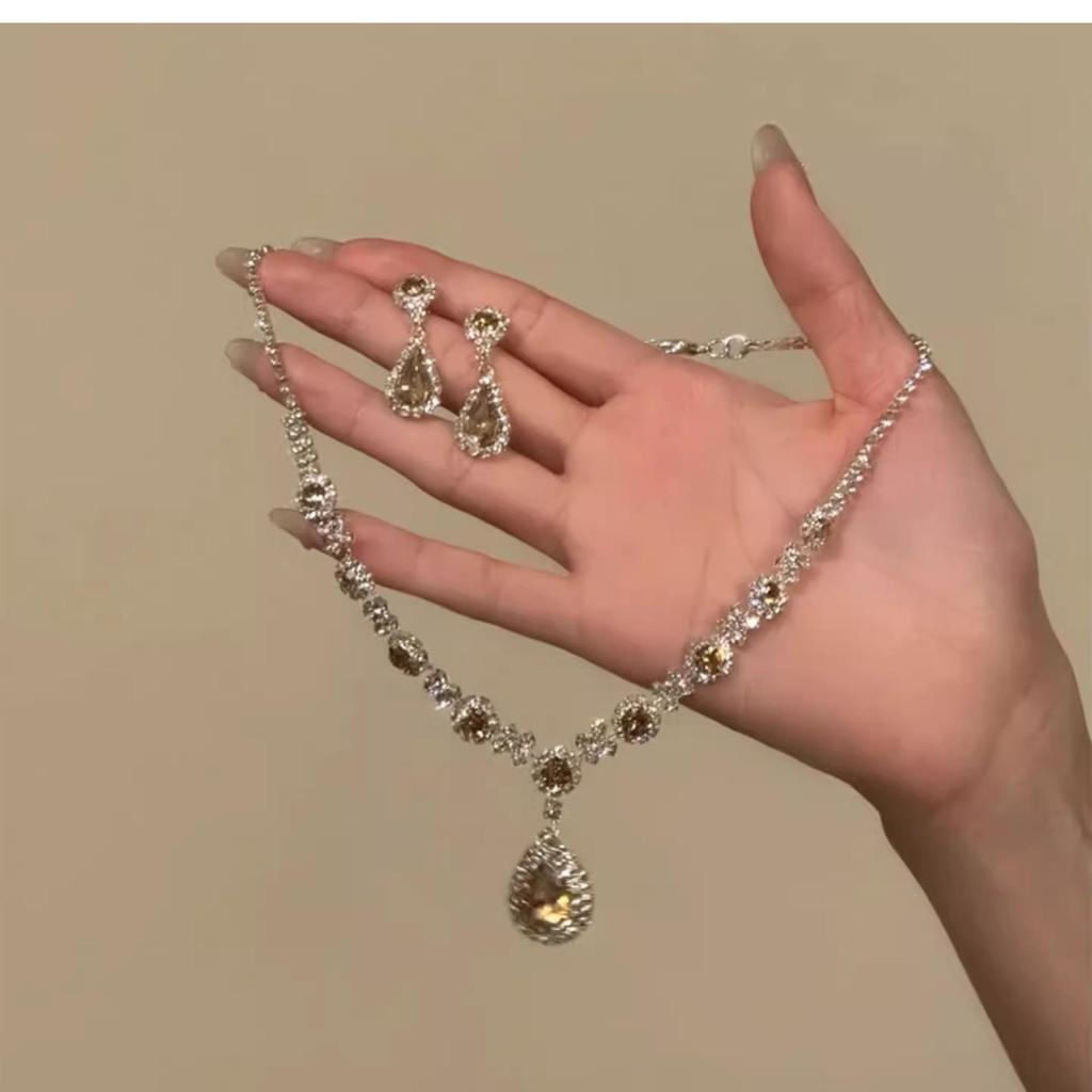 Elegant Rhinestone Water Drop Flower Jewelry Set: Necklace & Earrings