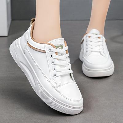 Petites chaussures blanches pour femmes 2024 automne nouveau respirant chaussures de skate étudiantes version coréenne hauteur intérieure augmentée chaussures muffin chaussures de skate décontractées