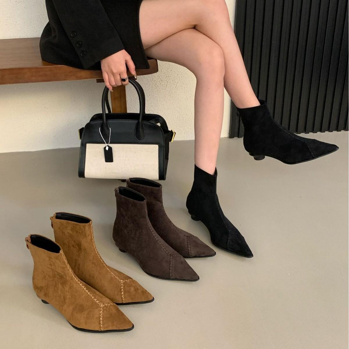 

2025 новые корейские замшевые ботильоны челси мартин с острым носком, низким каблуком, молнией и низким голенищем для женщин 39 верблюд