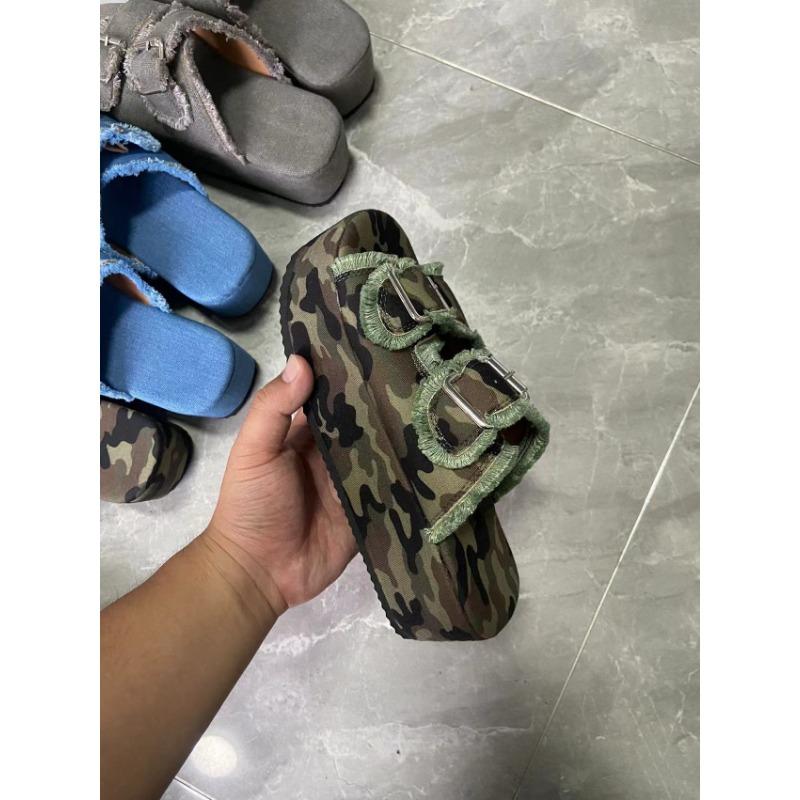 Große Knitter- und Denim-Gürtelschnallen-Sandalen für Damen, die draußen Hausschuhe mit dicker Sohle tragen