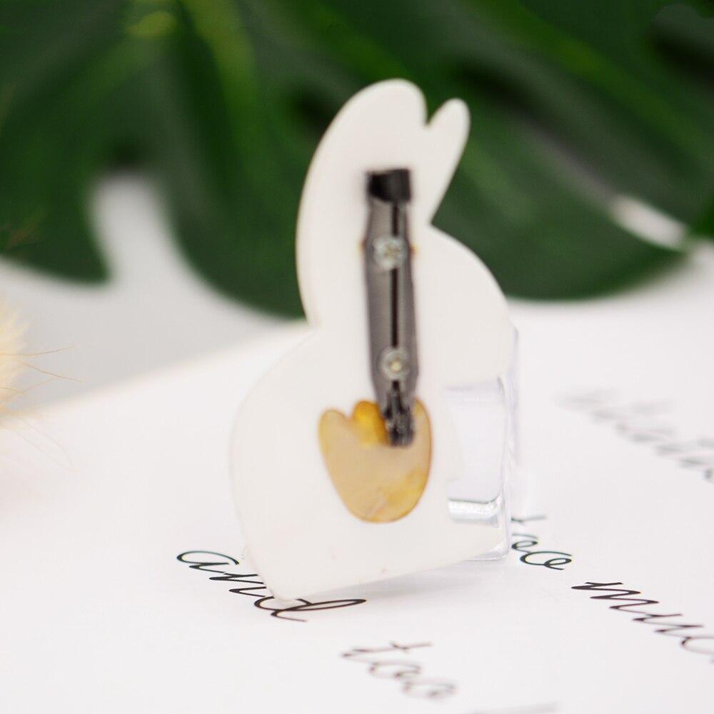 Spezielle Acryl Tier Cartoon Brosche Anime Kaninchen Form für Frauen Kinder Kleid Hut Hijab Pin