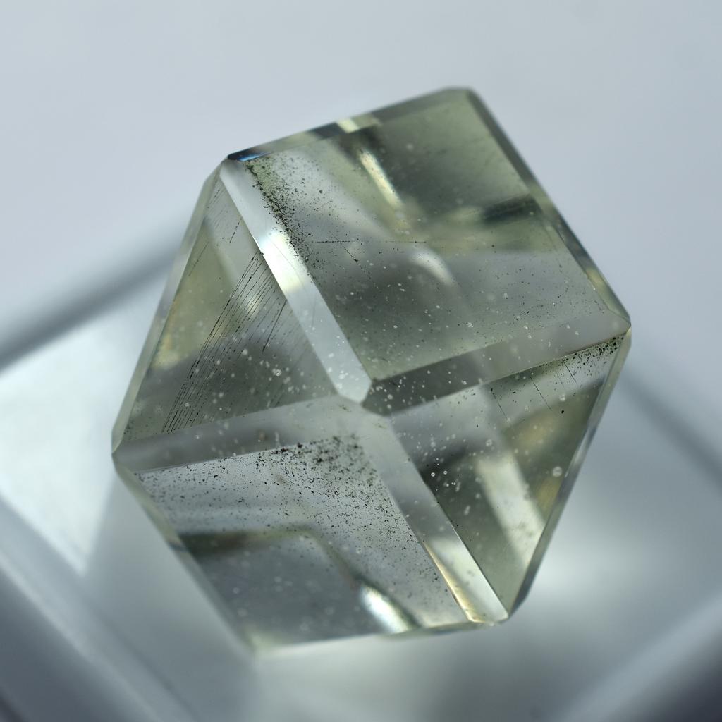 CERTIFIED 114 Ct Lab-Created White Sapphire Loose Gemstone Huge Size Fancy Cut Va-590