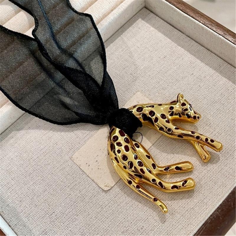 Edgy Leopard Charm Necklace With Sustainable Coating Lightweight Alloy Jewelry For Men Women Gothic Style Accessories