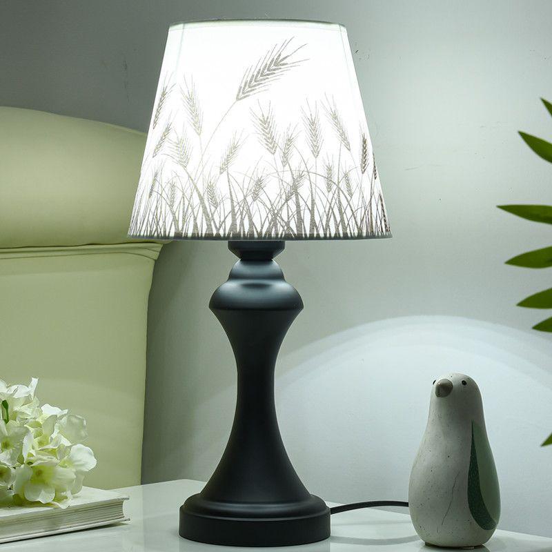 Светодиодная энергосберегающая прикроватная лампа для учебы - Теплая, Простая, Защищающая глаза, Диммируемая, Сенсорное управление для общежития или спальни. Button Switch