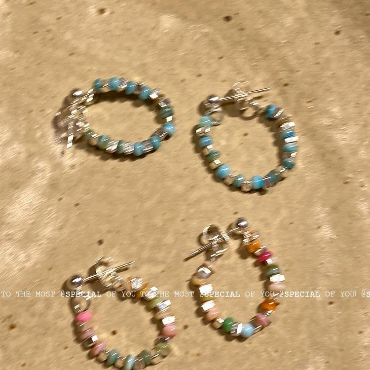 Color beaded broken silver stud earrings women's niche design sense high-end earrings light luxury versatile earrings
