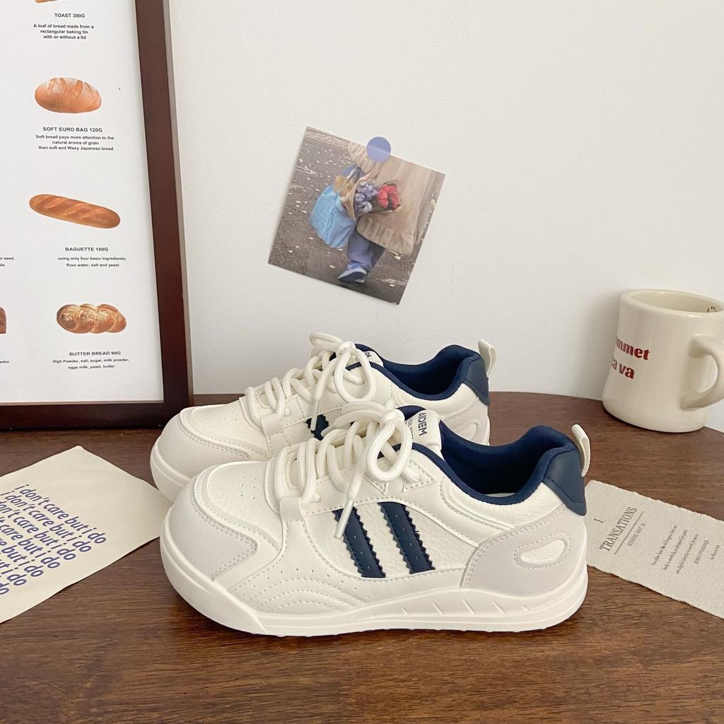 Light luxury high-value versatile college style board shoes, spring and autumn commuting ultra-light and small feet casual women's shoes
