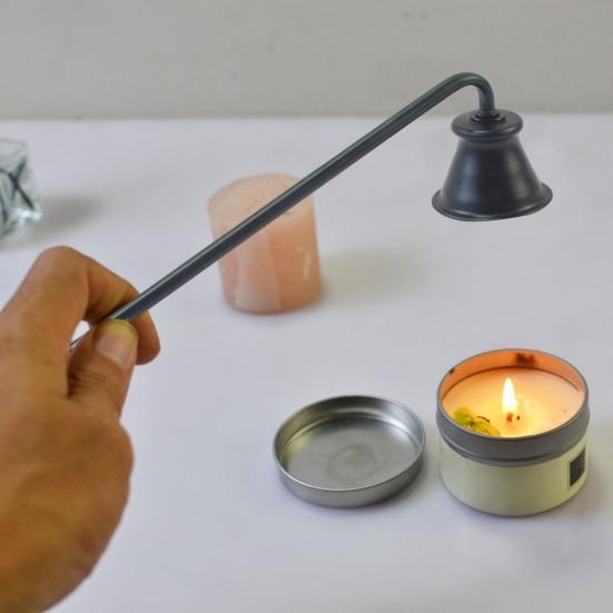 أداة إطفاء الشموع من الفولاذ المقاوم للصدأ على شكل بوق أداة إطفاء أنيقة على الطراز الأمريكي غطاء فتيل مقاوم للصدأ لإطفاء لهب الشمعة