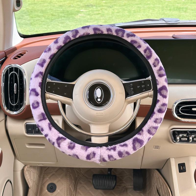 Plush Leopard Print Steering Wheel Cover - Warm Fleece Universal Grip