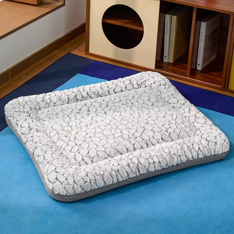All-Season Pet Mat: Dog Bed, Cat Sofa, & Car Seat for Small/Medium Pets