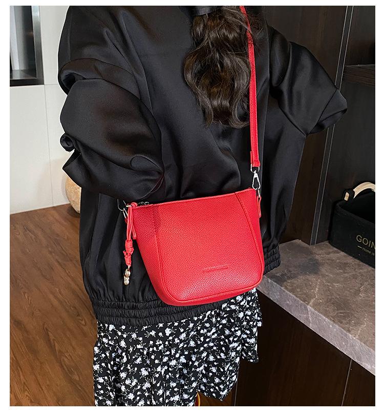 Premium Mini Commuter Bucket Bag Women's 2025 Spring and Summer New Small Bag Versatile Fashion Shoulder Messenger Bag