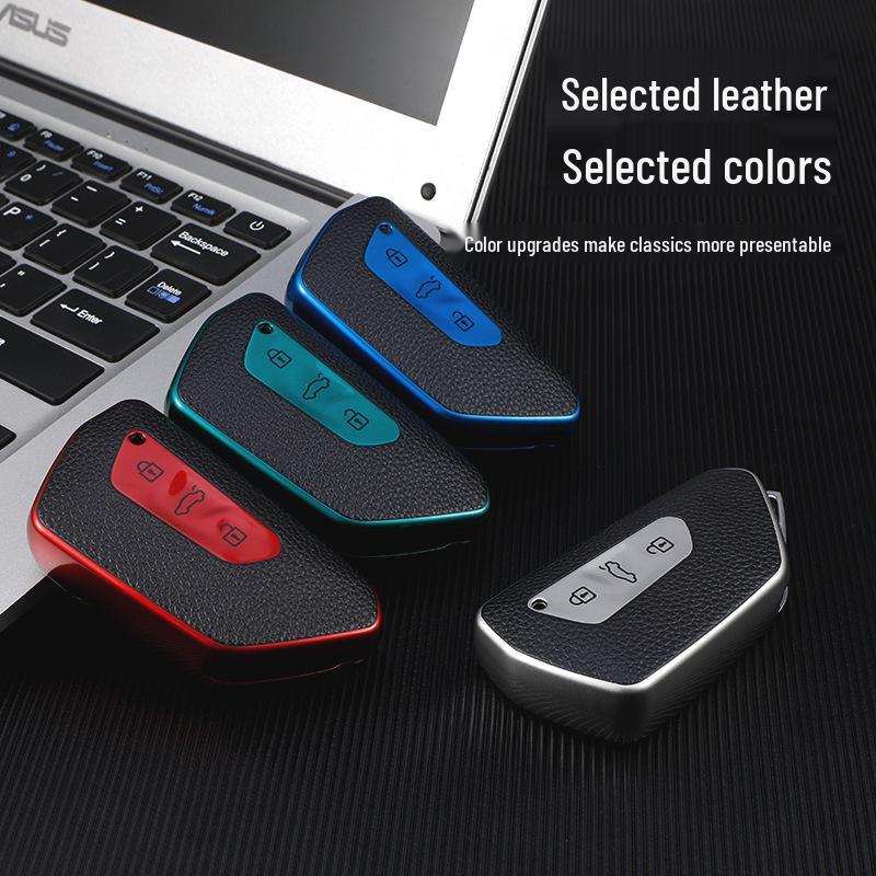Volkswagen Golf 8 Leather Key Cover with Personalized Keyring - 2021 Model