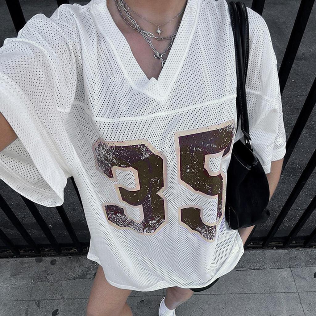 Lockeres T-Shirt im Street-Style mit Digitaldruck und V-Ausschnitt und kurzen Ärmeln für Unisex