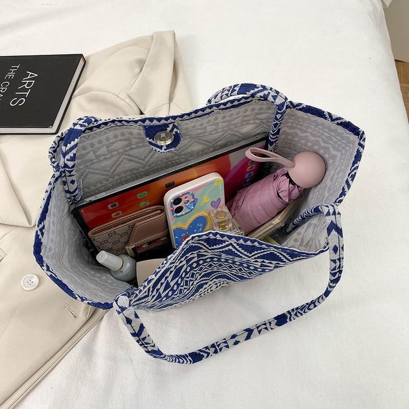 Large capacity women's bag new shoulder bag trendy fashion literary handbag bag bag