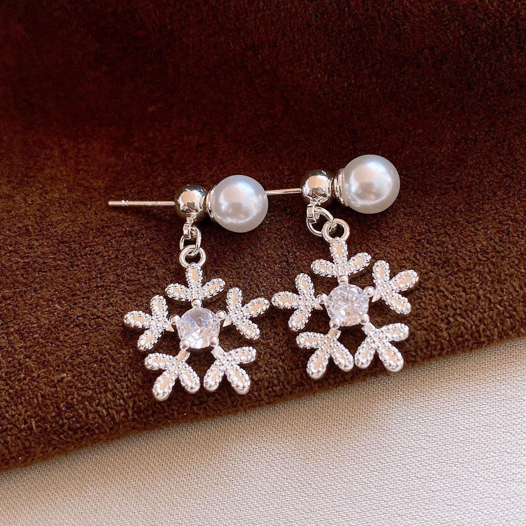 Cold wind super flash zircon snowflake fireworks stud earrings temperament versatile earrings earrings