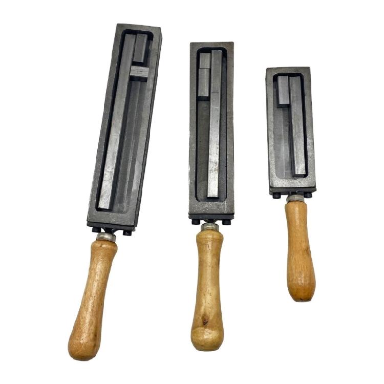 Formy do odlewania żeliwa Formy do wlewków żeliwnych Formy do odlewania metali Narzędzie do wytopu metali Formy do topienia złota i srebra Tekstura żeliwa