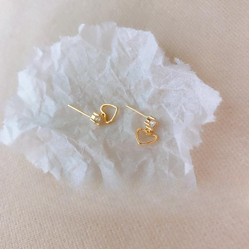 Love Stud Earrings Women's Micro-inlaid Zircon Peach Heart Earrings Simple Hollow Heart Earrings