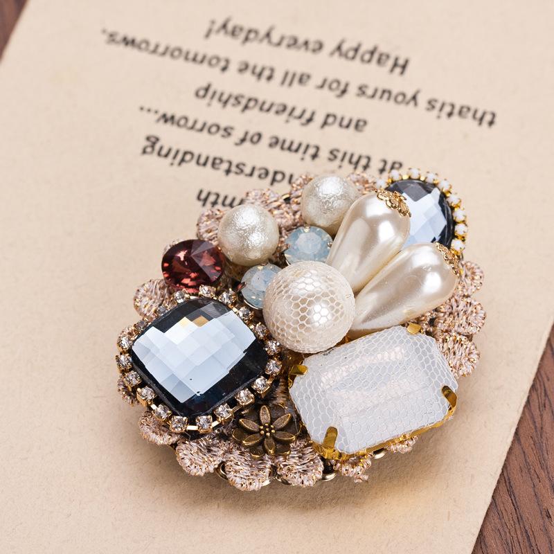 Vintage Women Girls Crystal Pearl Badges Brooch Elegant Flower Rhinestone Classic Brooches Pins Exquisite Wedding Party Pin Gift