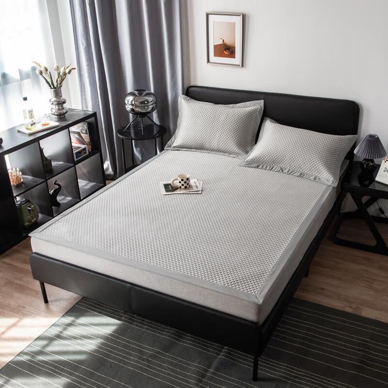 JINGRUIXIANG Cooling Ice Silk 3-Piece Bed Mat Set