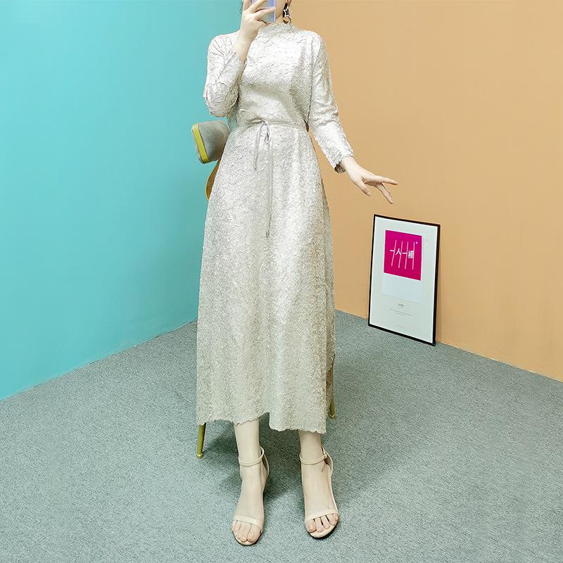 

Lingying Плиссированное L195 Miyake Весна 2025 Тонкое длинное платье - Элегантное и модное One Size абрикосовый