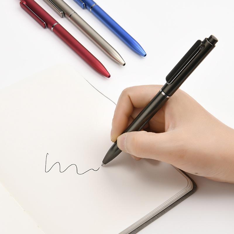 Personalisierbarer schwarzer Kugelschreiber mit Logo für die Geschäftsförderung