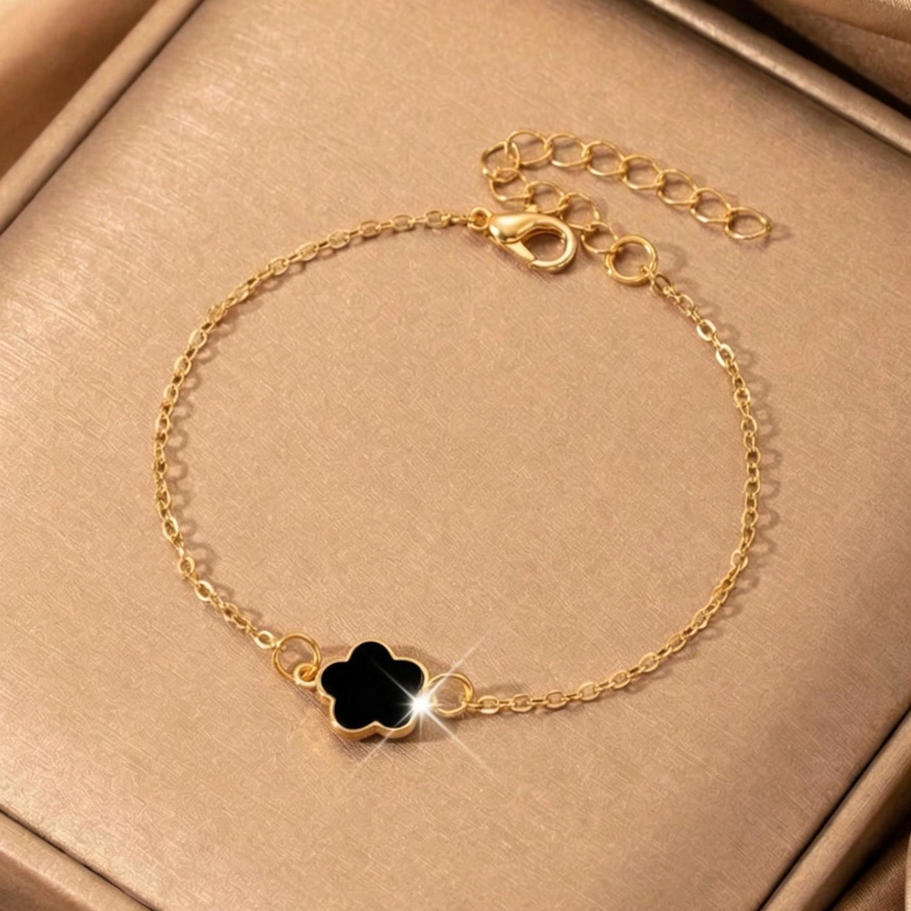 High-End Four-Leaf Clover Bracelet: Elegant, Luxurious, and Simple Women s Accessory
