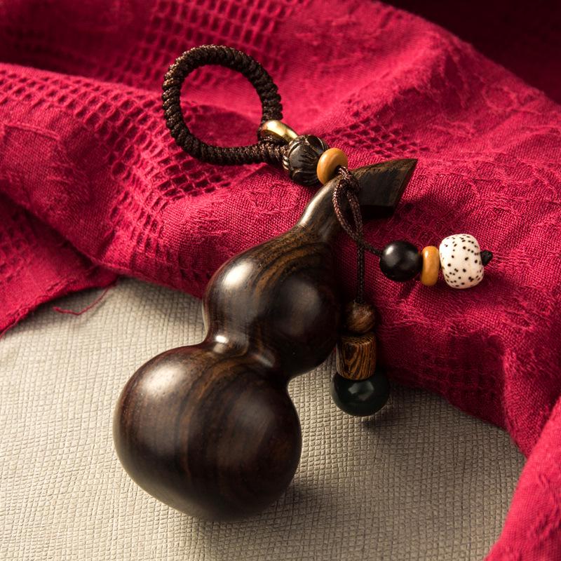 Sandalwood Gourd Keychain: Creative, Portable Pendant for Men & Women