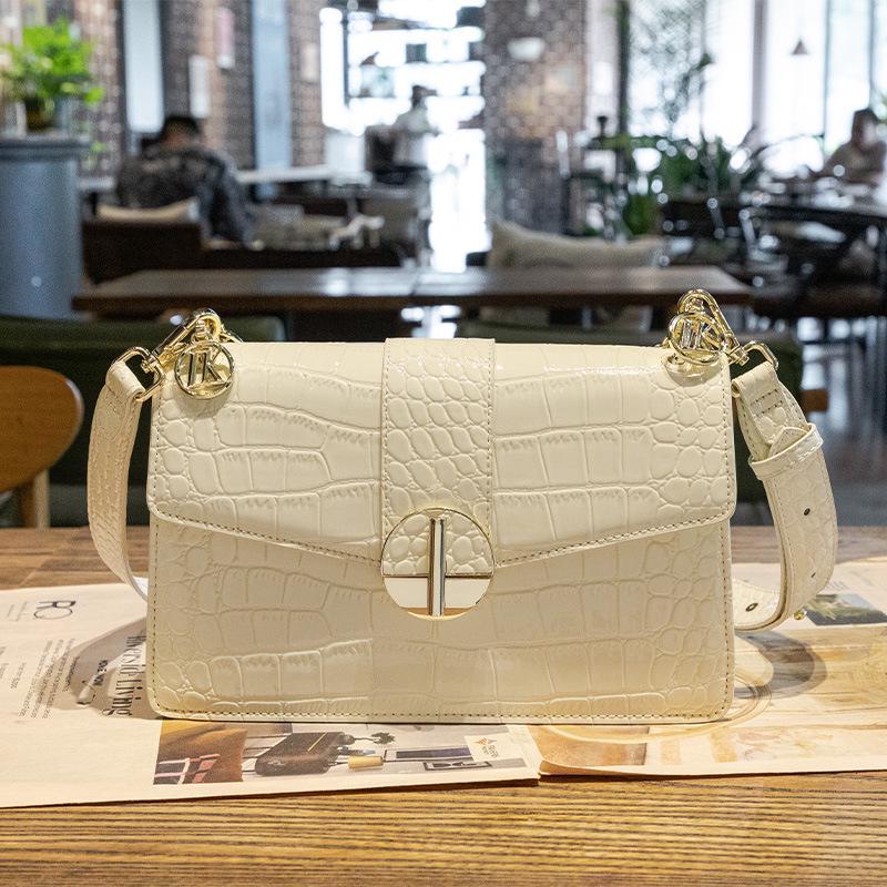 

Зима 2024 Сумка-кроссбоди квадратной формы из высококачественной кожи с тиснением под крокодила. грязно-белый