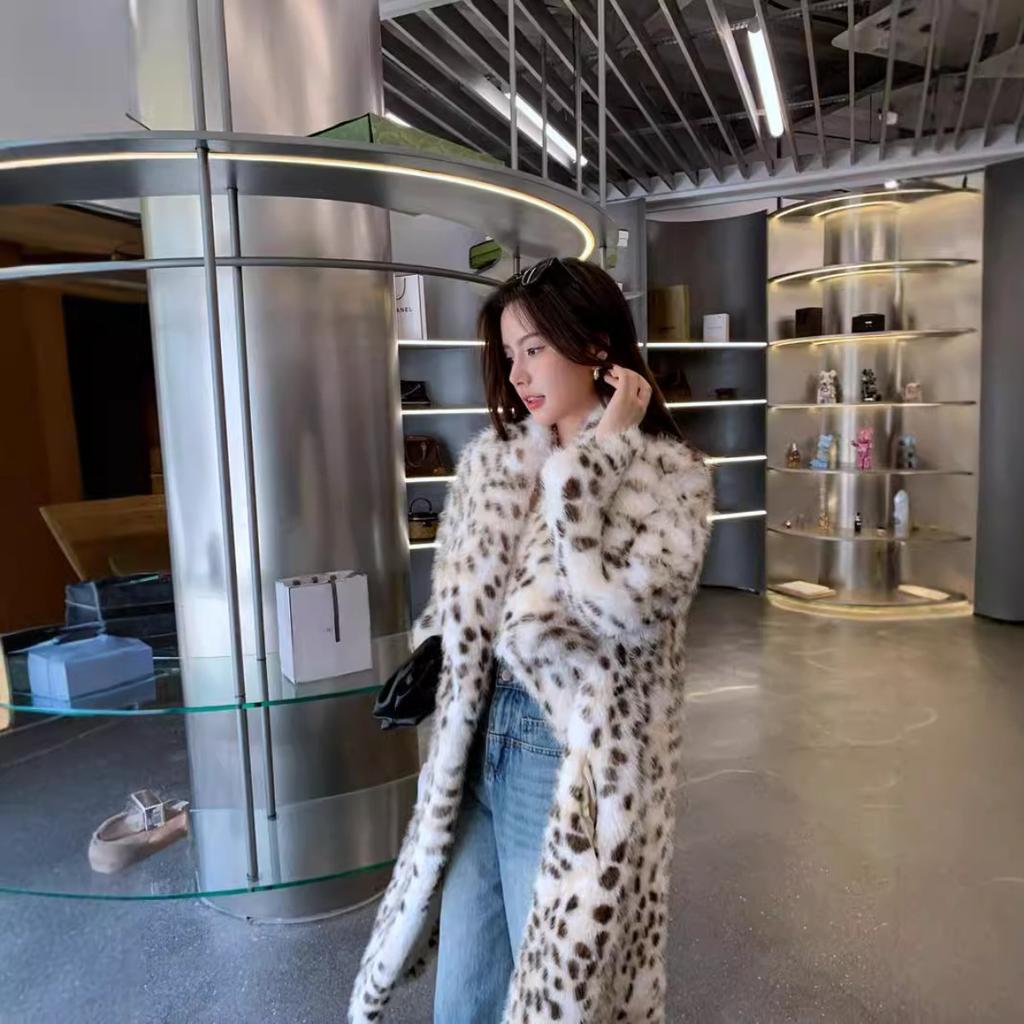 Women's Turn Down Collar Long Sleeve Leopard Print Faux Fur Coat Loose Elegant Long Winter Outerwear