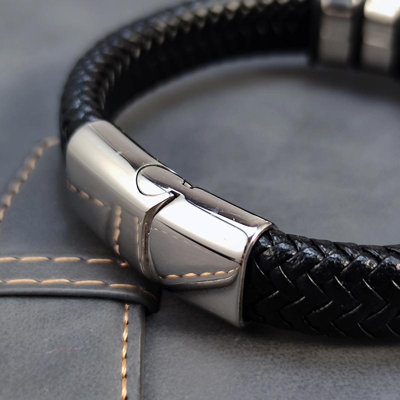 Punk Men Bracelet Leather Bracelet Stainless Steel Clasp Magnet Atmosphere Trendy Bracelet Brangle Jewelry for Men Sales
