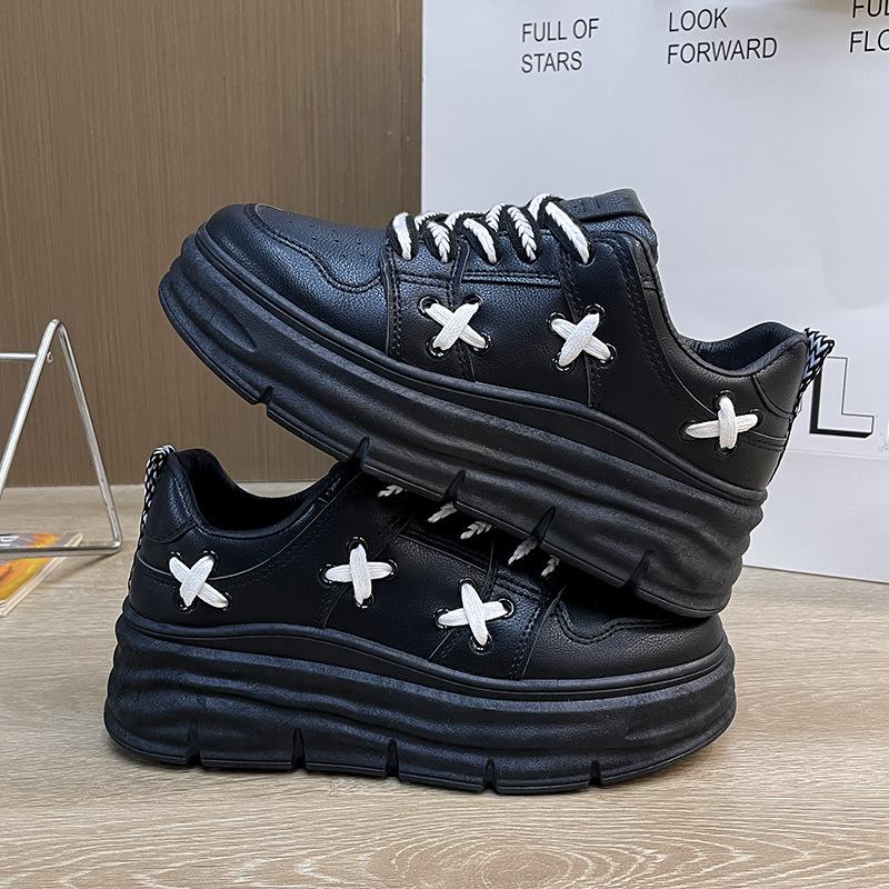 

Autumn new little white shoes 2025 thick sole heightening Korean version of casual versatile board shoes women s color matching ins popular shoes 40