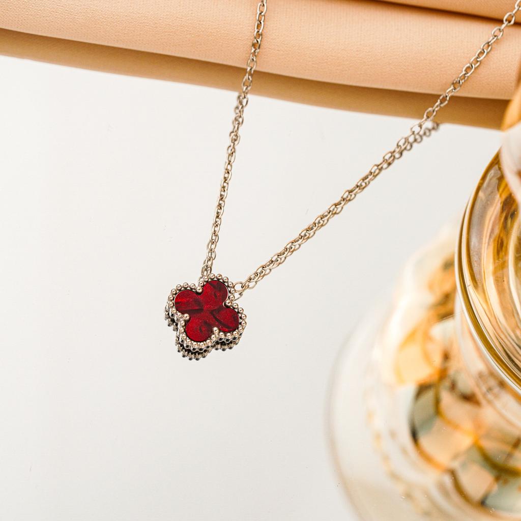 Collana Trifoglio a Quattro Foglie Una Lussuosa e Raffinata Catena per Maglione da Donna in Acciaio di Titanio Bicolore Resistente al Colore