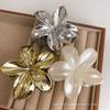 1/2 Pcs Flower Hair Clips Simple Shiny Egg Flower Hair Claws Frangipani Hair Clip for Women Girl Summer Beach Travel Accessories