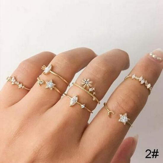 10-Piece Star and Moon, Heart, and Leaf Knuckle Ring Set - Creative Retro Women's Rings